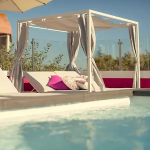 Chic 3*, Parede Portugal